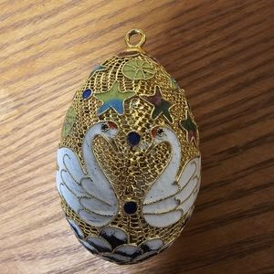 Cloisonne Enamelled Swans Egg, Mesh